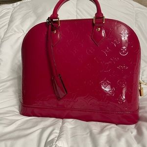 LOUIS VUITTON VERNIS ALMA GM FUSHIA
